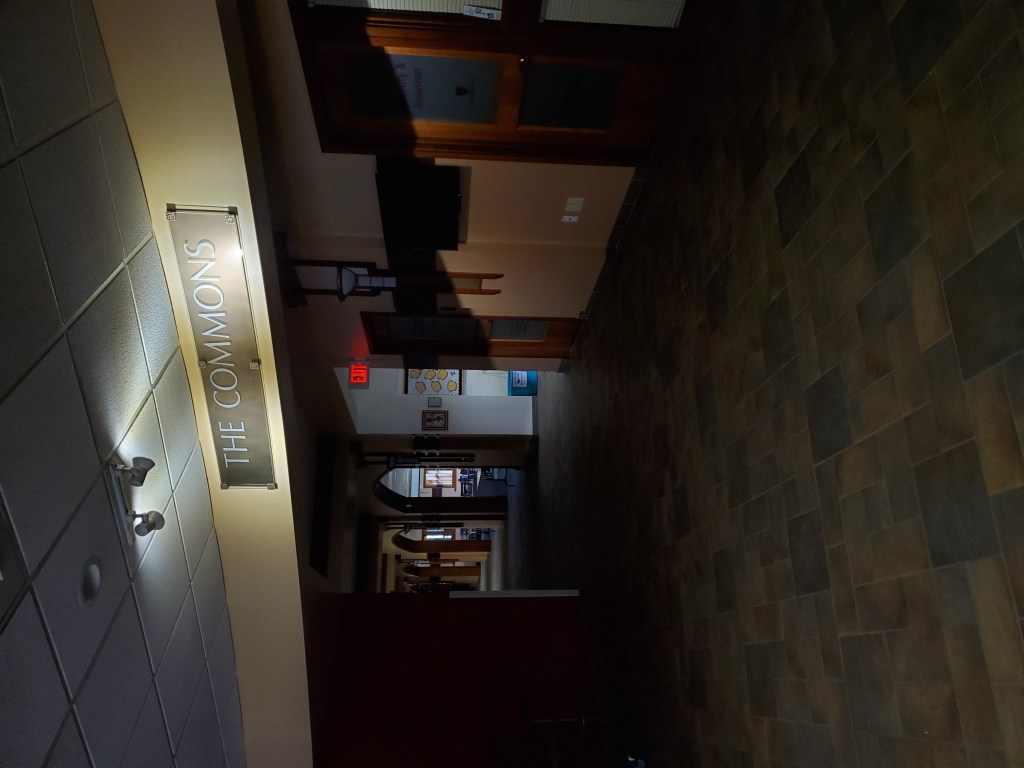 The empty common area in Predolin .