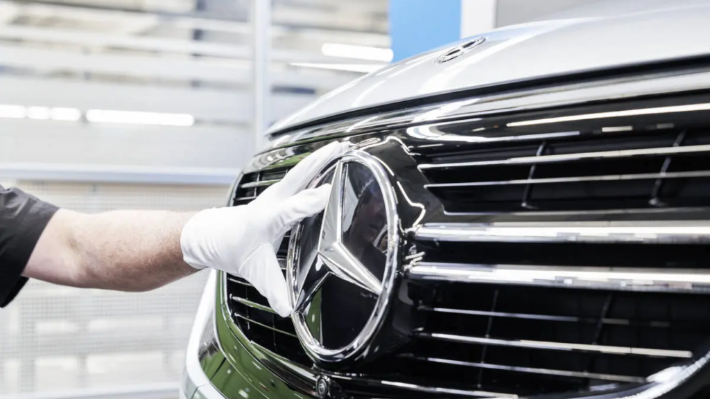 Mercedes to Expand Alabama Plant as Trump Eases Auto Tariffs