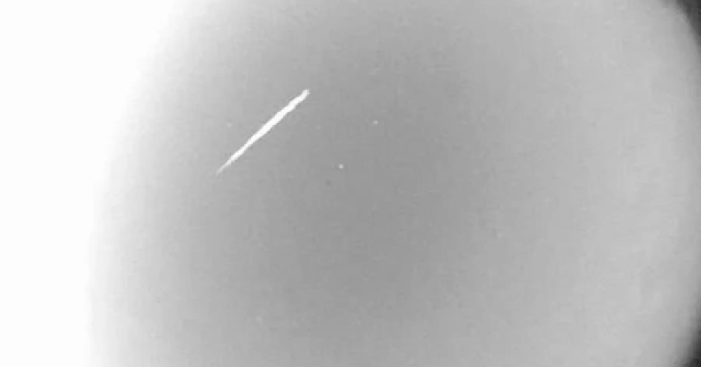 How to Spot Halley’s Comet Debris During the Eta Aquarid Meteor Shower?